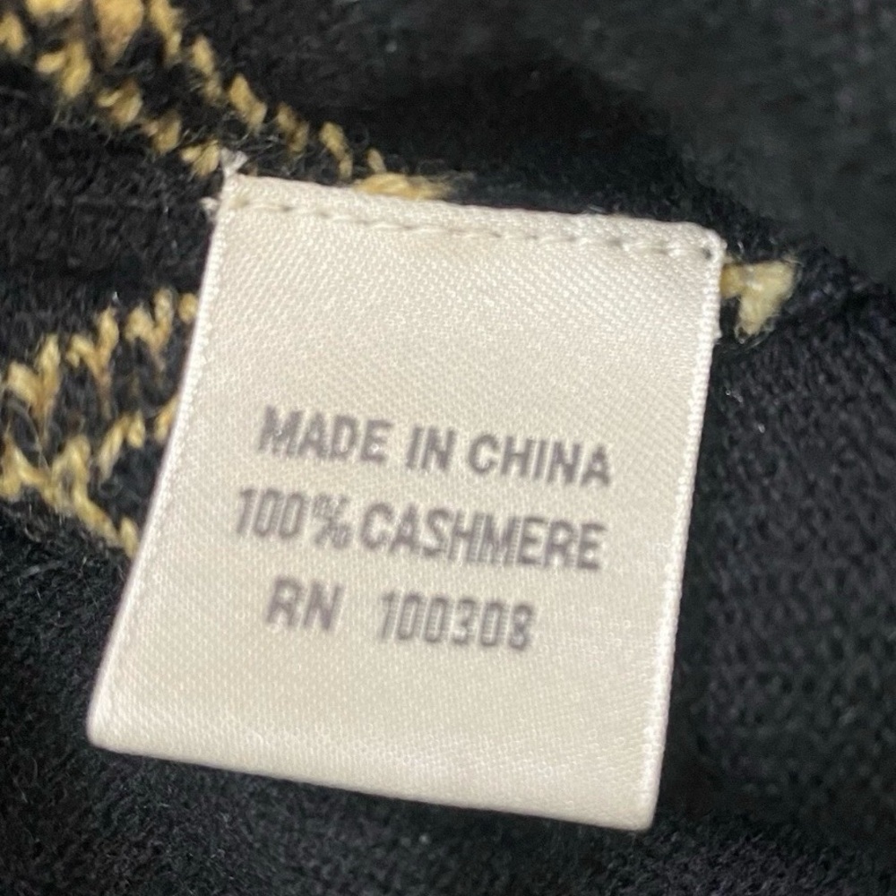 Peter Millar Cashmere Black and Pink Argyle Crewneck Sweater - Picture 5 of 6